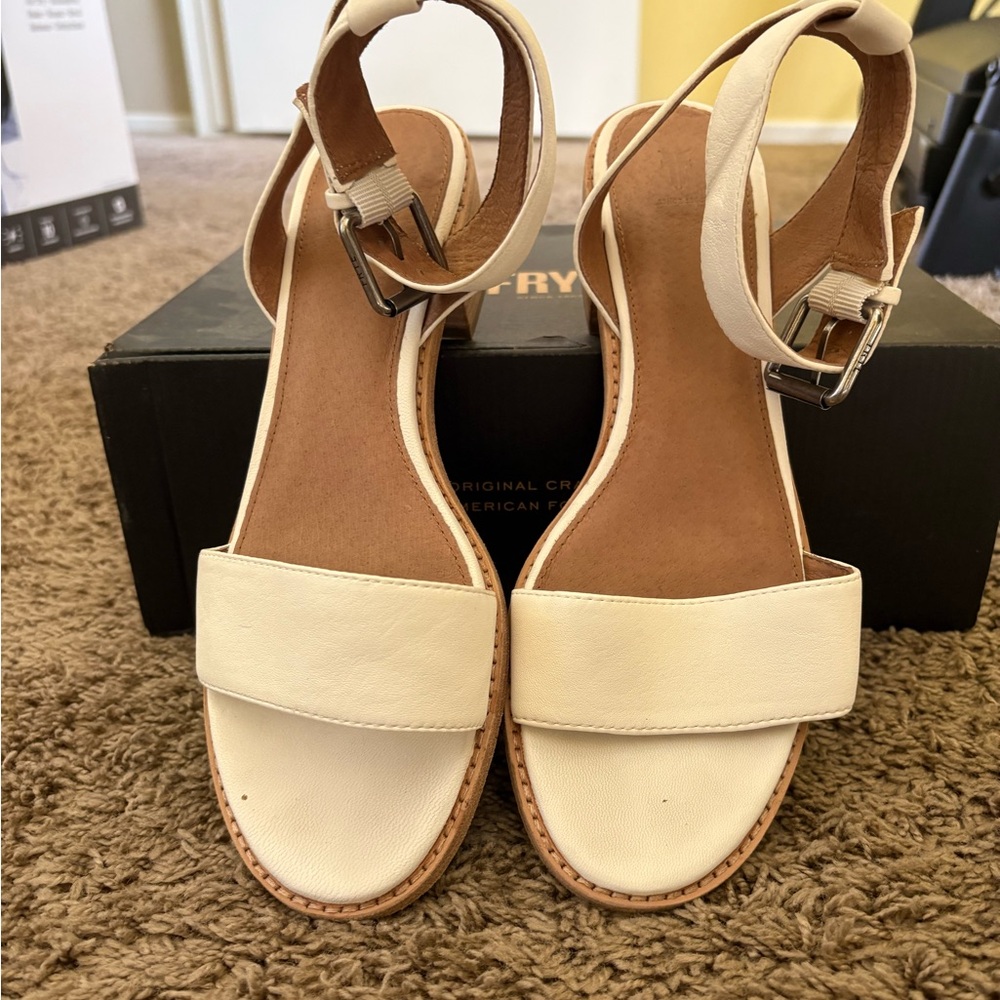 Frye Women’s Cindy 2 Piece Sandals - White